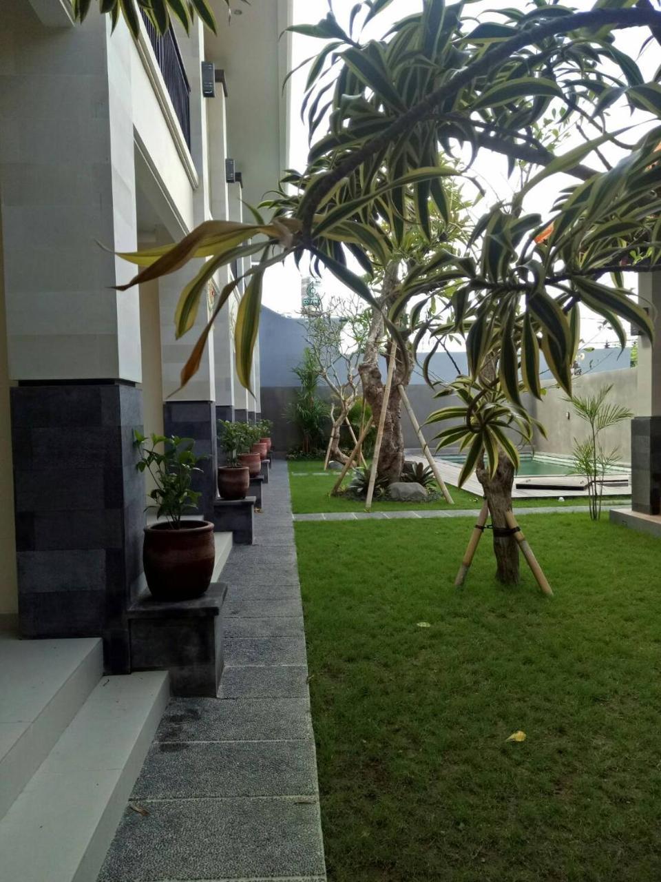Lotus Bali Guest House Canggu Exteriör bild